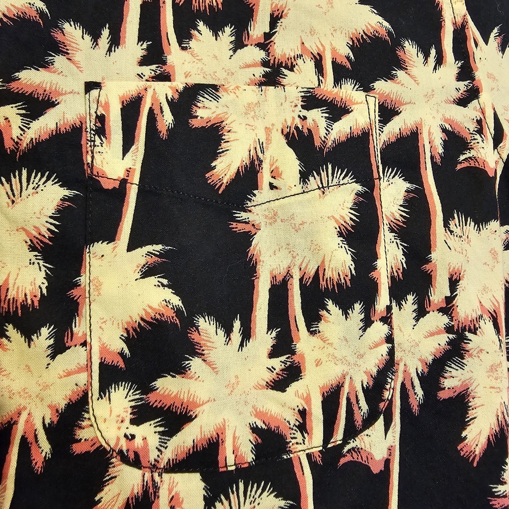 American Eagle Men's Black and Yellow Palm Tree Shirt Size M  NWOT - Picture 3 of 9